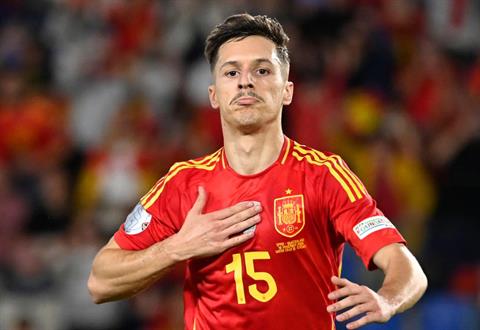 Tiểu sử tiền vệ Bryan Zaragoza