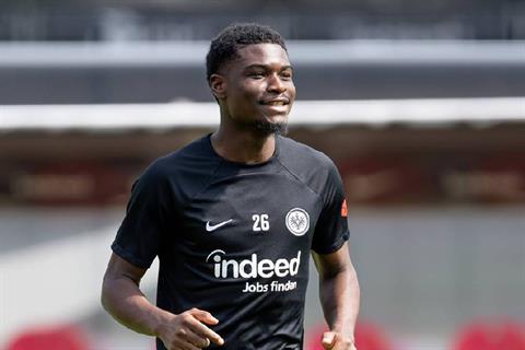 Tiểu sử tiền vệ Junior Dina Ebimbe