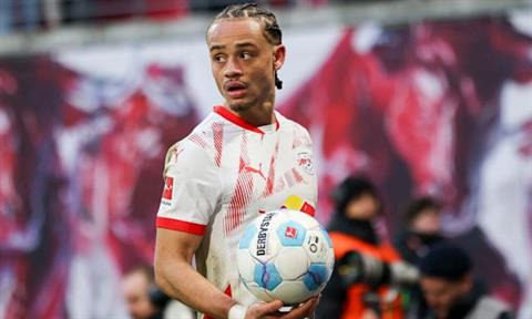 Man United vẫn quan tâm tới tiền vệ Xavi Simons của RB Leipzig