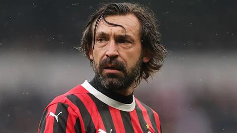 Andrea Pirlo lập siêu phẩm đá phạt trước đội huyền thoại Tottenham