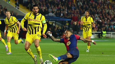 Raphinha đi vào lịch sử Champions League