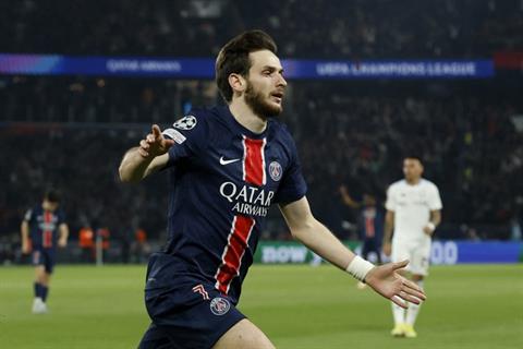 Khvicha Kvaratskhelia: Thần tượng mới của Paris hoa lệ