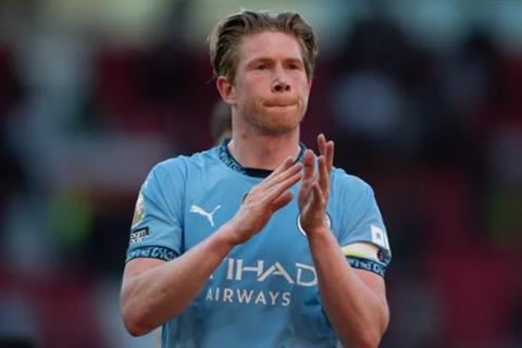 Rooney đánh giá De Bruyne cao hơn Steven Gerrard
