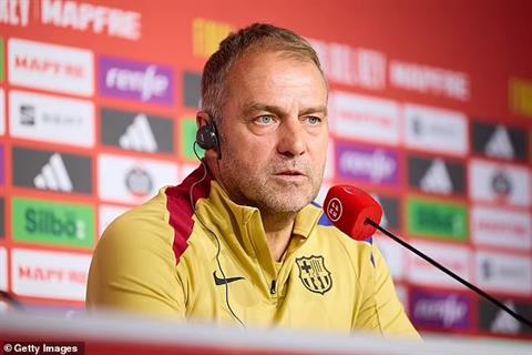 Hansi Flick vẫn hài lòng dù Barca để thua Villarreal