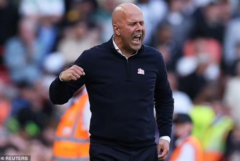 Arne Slot cảm ơn Man City giúp Liverpool vô địch Premier League