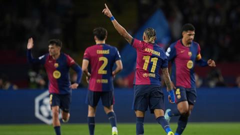 Những thống kê đáng nhớ sau màn rượt đuổi Barca 3-3 Inter Milan