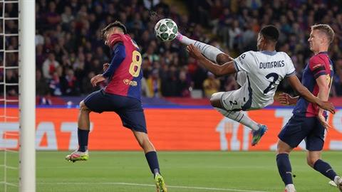Denzel Dumfries: Hiện thân của cá tính Inter