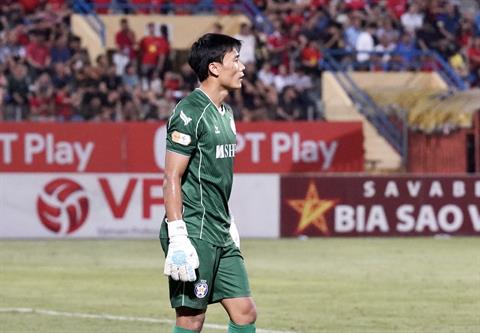 HLV Lê Đức Tuấn đánh giá cao thủ thành Bùi Tiến Dũng sau trận thắng Hà Nội FC