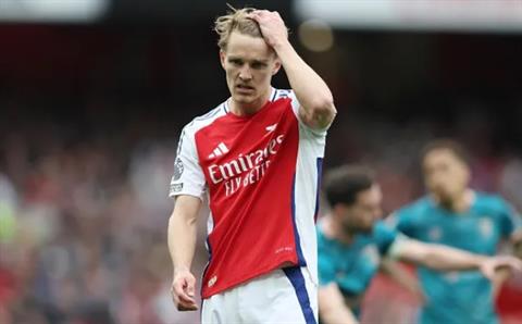 Martin Odegaard cập nhật tình hình chấn thương sau trận thua Bournemouth