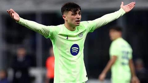 Pedri yêu cầu UEFA vào cuộc điều tra trọng tài Szymon Marciniak