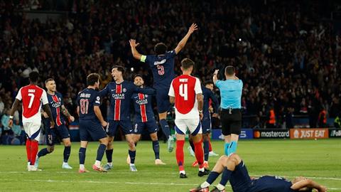 Huyền thoại Ian Wright  chỉ ra lý do khiến Arsenal trắng tay mùa này