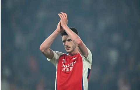 Vì Declan Rice, David Seaman phản pháo Jamie Carragher