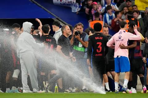 Espanyol phun nước ngăn dàn sao Barcelona ăn mừng chức vô địch