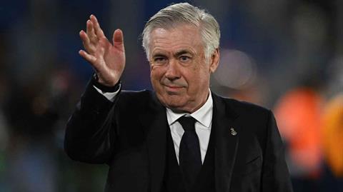 Carlo Ancelotti hài lòng vì được Real Madrid ủng hộ trên TTCN