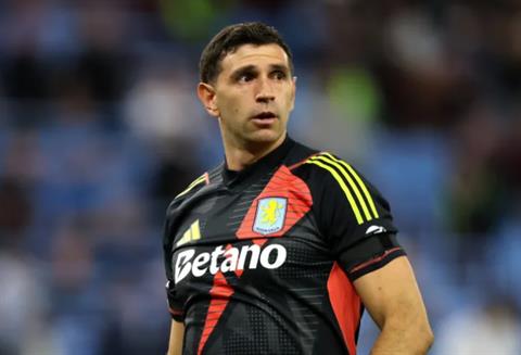 Emiliano Martinez nhận 3 đề nghị, Aston Villa chốt người thay thế