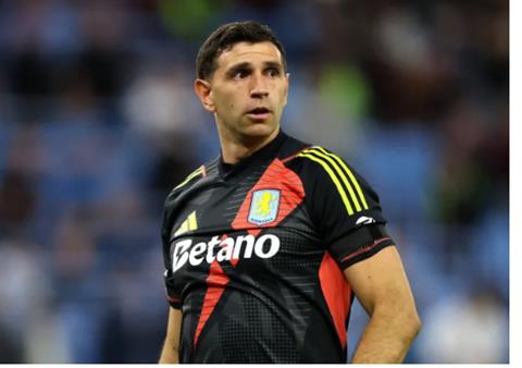 MU muốn gây sốc với Emiliano Martinez