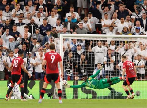 Roy Keane chỉ trích Harry Maguire