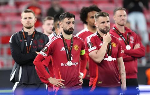 Man United: Đứng dưới trời đổ nát