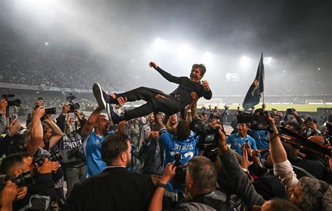 Hai điểm sáng rực rỡ của Napoli với Scudetto lần thứ tư
