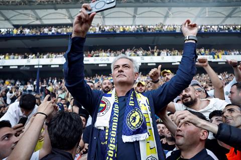 Jose Mourinho: Thời oanh liệt nay còn đâu?