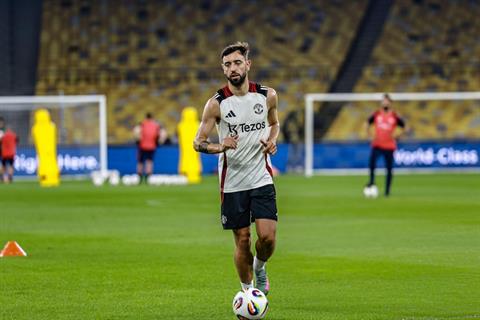 VIDEO: Bruno Fernandes được fan kêu gọi ở lại
