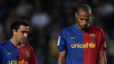 Thierry Henry tiết lộ từng bị Xavi quát vì xúc phạm khẩu hiệu của Barcelona