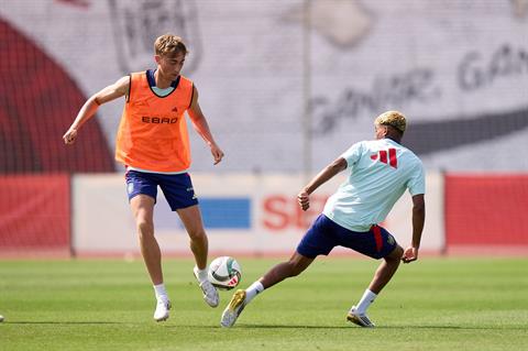 Động thái của Dean Huijsen khi mất suất dự World Cup