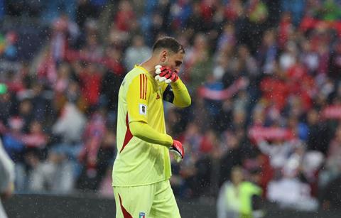 Donnarumma không biết giải thích sao về trận thua của Italia