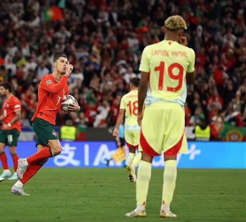 Ronaldo lập kỷ lục mới trong ngày vô địch Nations League cùng BĐN