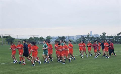 Thầy trò HLV Mai Đức Chung bắt đầu tập huấn tại Nhật Bản
