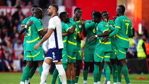 Roy Keane chỉ trích tuyển Anh sau trận thua Senegal