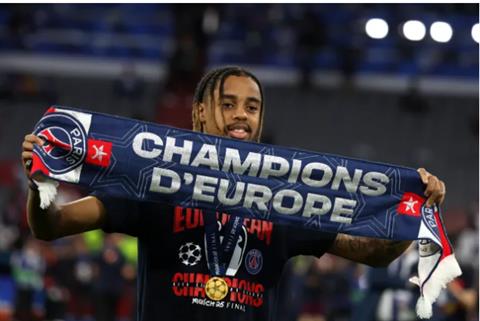 Bradley Barcola và PSG có câu trả lời cho Liverpool