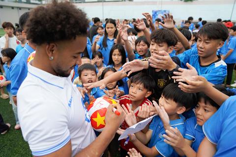 Xuân Son: “Tôi sẽ trở lại mạnh mẽ, tiếp tục gắn bó lâu dài với Nam Định”