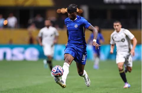 Noni Madueke bị chỉ trích sau chiến thắng của Chelsea trước Los Angeles FC