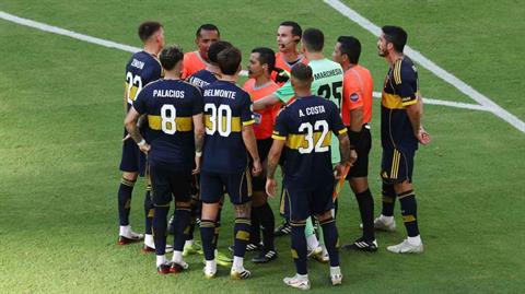 Cầu thủ Boca Juniors chỉ trích trọng tài sau trận hòa Benfica