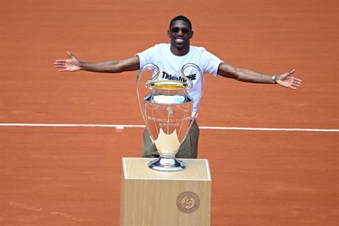 Ousmane Dembele: “Tôi thấy đá tiền đạo dễ hơn chơi ở vị trí chạy cánh”