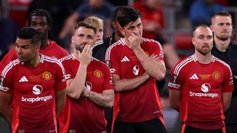 Cổ động viên Man United phẫn nộ vì giá vé lại tăng chóng mặt