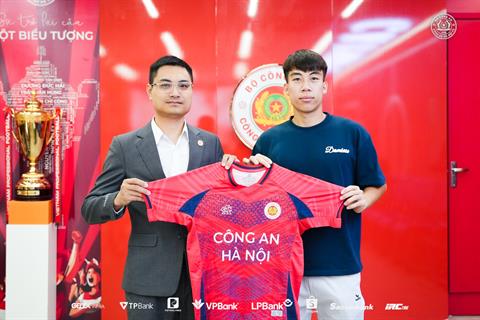 CAHN "trói chân" thêm một ngôi sao sau Văn Đức, Văn Thanh
