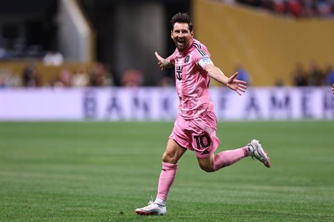  Khi Messi lại hóa thành đấng cứu thế