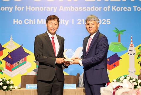 HLV Kim Sang Sik vinh dự khi nhận nhiệm vụ mới