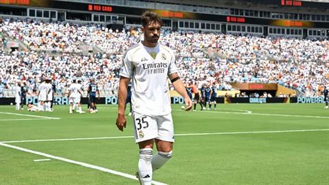 Courtois thẳng thừng chỉ trích Raul Asencio sau chiếc thẻ đỏ