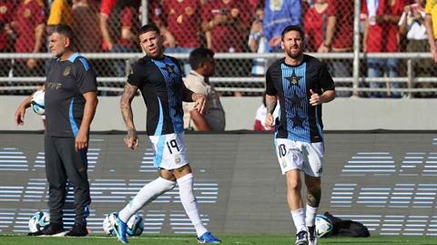 Otamendi tự tin Lionel Messi sẽ tham dự World Cup 2026