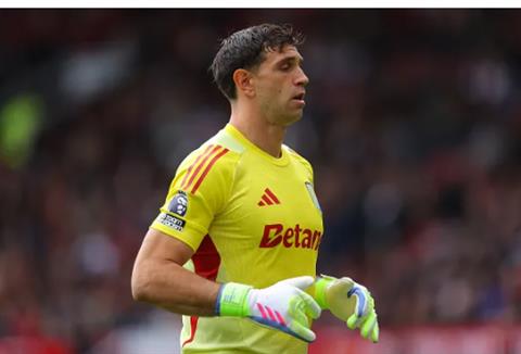 Chelsea đưa ra quyết định vụ chiêu mộ Emiliano Martinez 