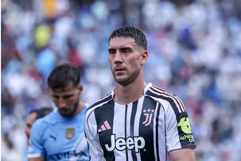 Dusan Vlahovic có câu trả lời cho MU