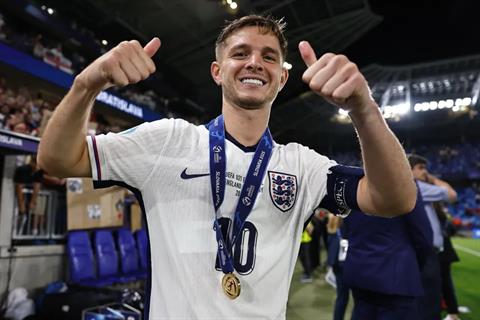 Man City chốt giá bán James McAtee
