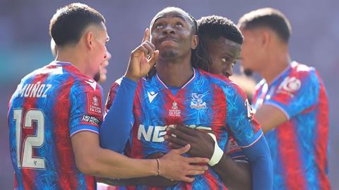 UEFA hoãn quyết định, Crystal Palace chưa chắc suất dự Europa League