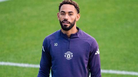 Man United xác nhận việc trao áo số 10 cho Matheus Cunha
