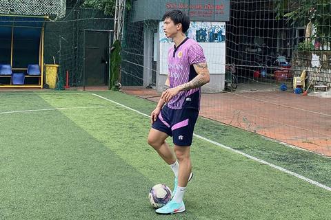 Đoàn Văn Hậu đã trở lại sân tập