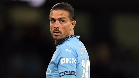 CĐV tát Jack Grealish lĩnh án cấm đến sân 3 năm