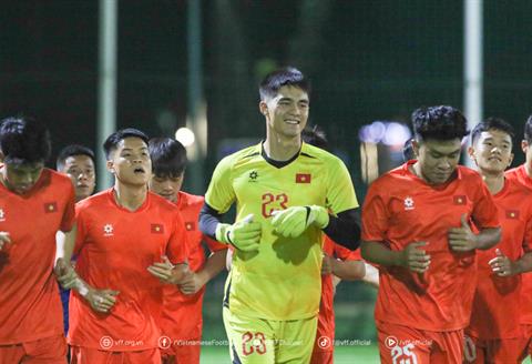 U23 Việt Nam đi 5km tại Indonesia mất 50 phút